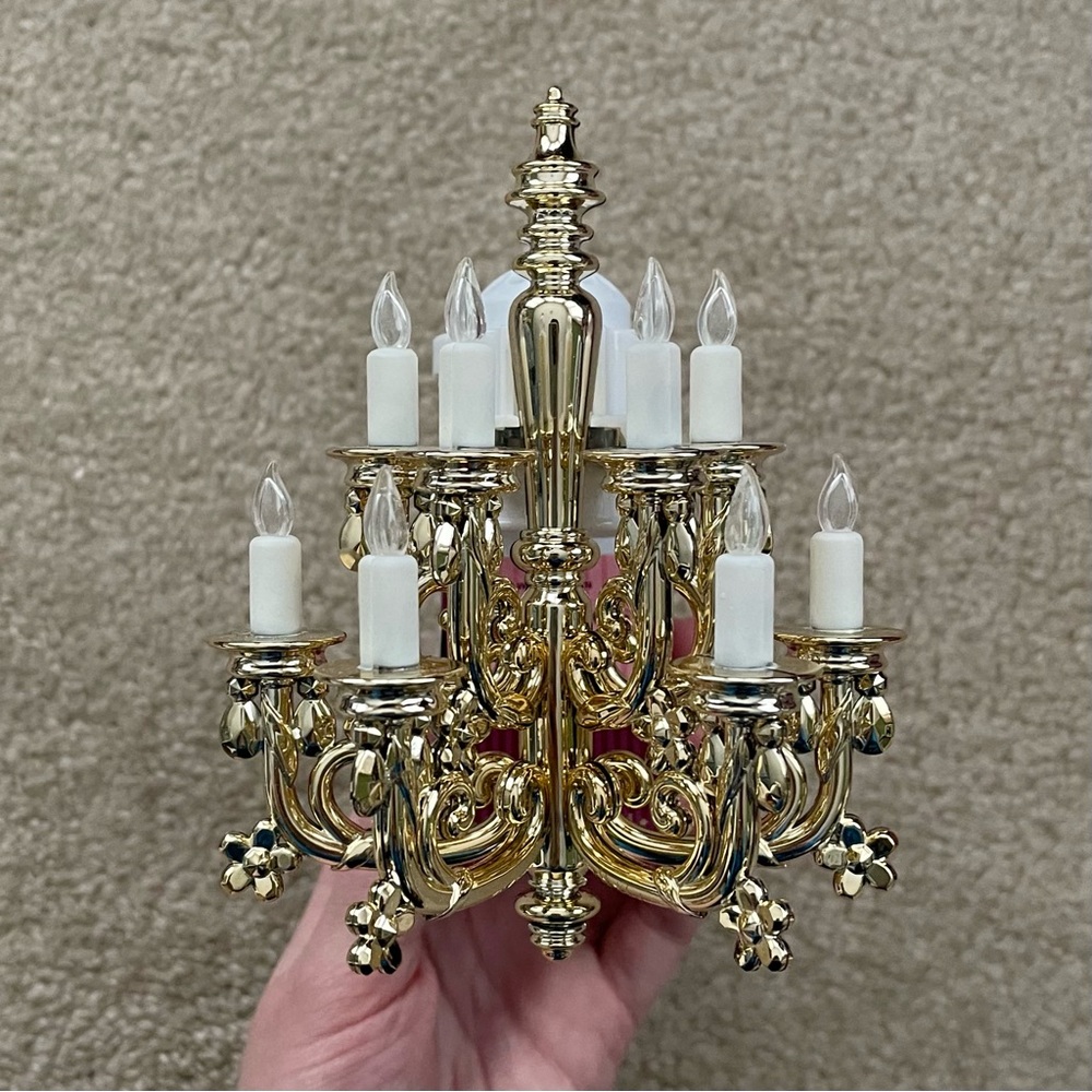 Bath & Body Works Bridgerton Gold Chandelier Nightlight Wallflower Plug - Picture 11 of 16
